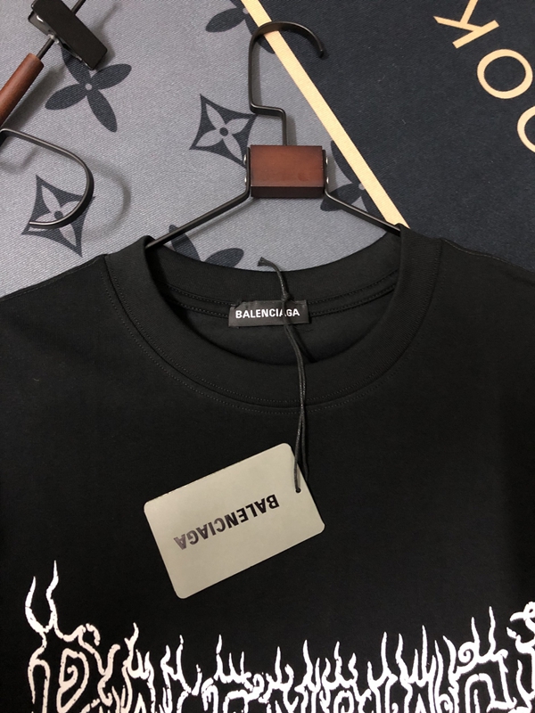 ブランドTシャツ角部分ディテール